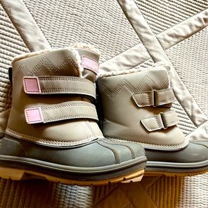 Kids winter boots - gray with lavender trim - size 11 - worn one winter